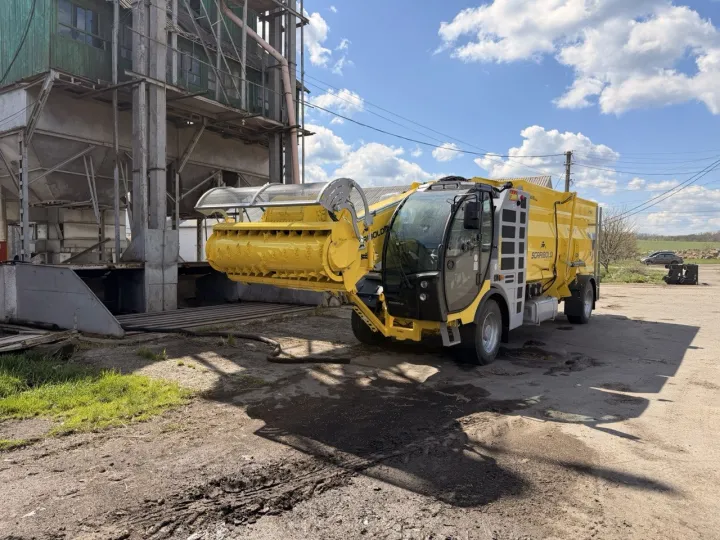 Запуск самохідного кормороздавача SGARIBOLDI Gulliver 7021 у Хмельницькій обл.